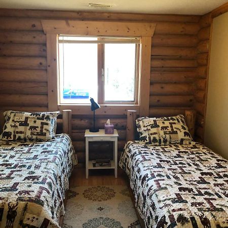 Folding Mountain B & B Fort Nelson Extérieur photo
