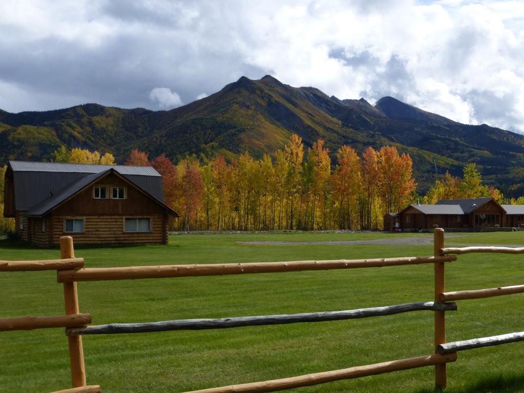 Folding Mountain B & B Fort Nelson Extérieur photo