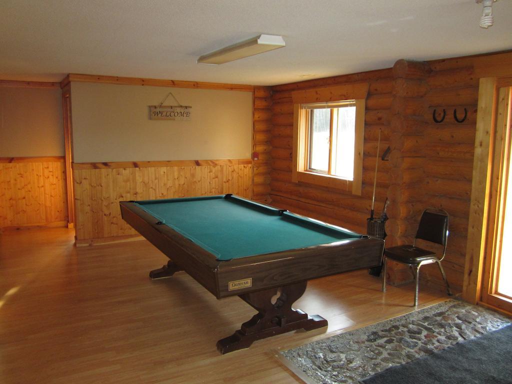 Folding Mountain B & B Fort Nelson Extérieur photo