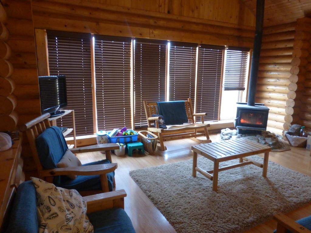 Folding Mountain B & B Fort Nelson Extérieur photo
