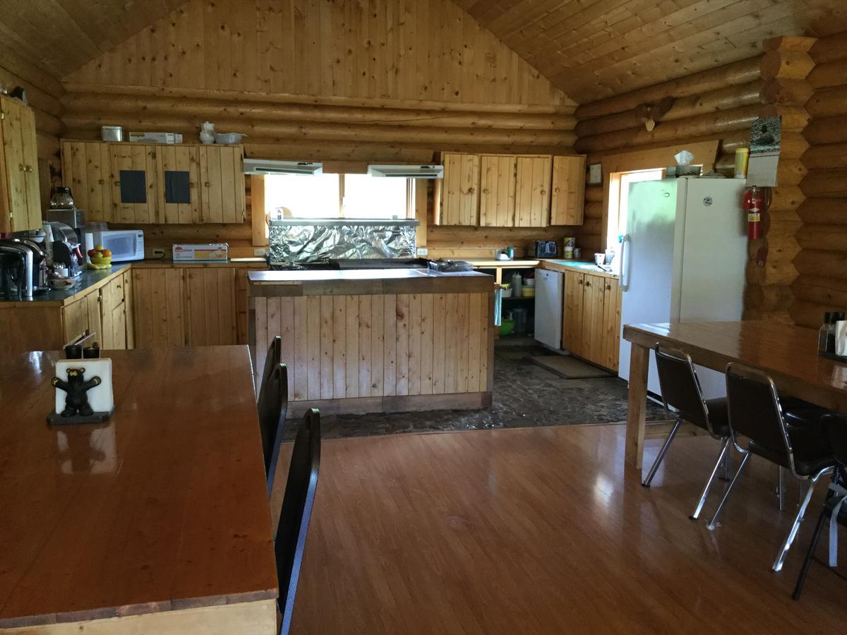 Folding Mountain B & B Fort Nelson Extérieur photo