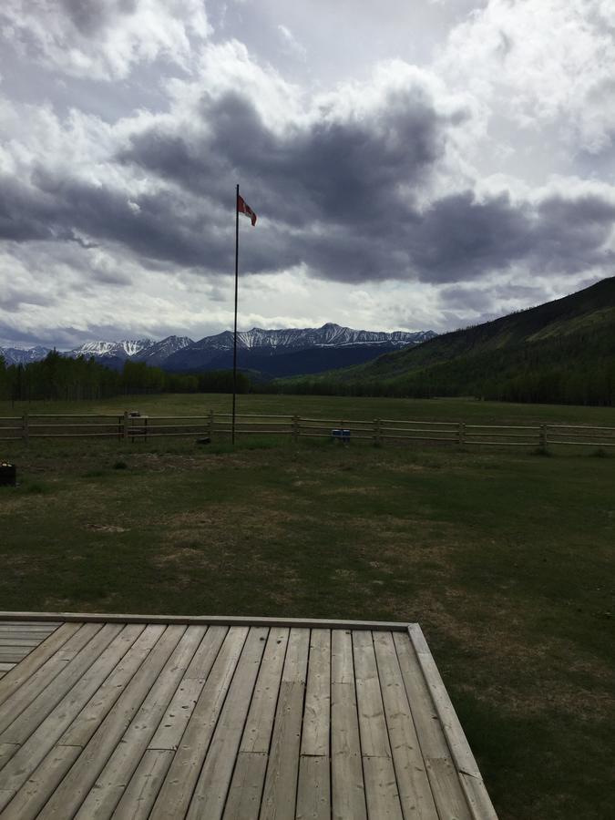 Folding Mountain B & B Fort Nelson Extérieur photo