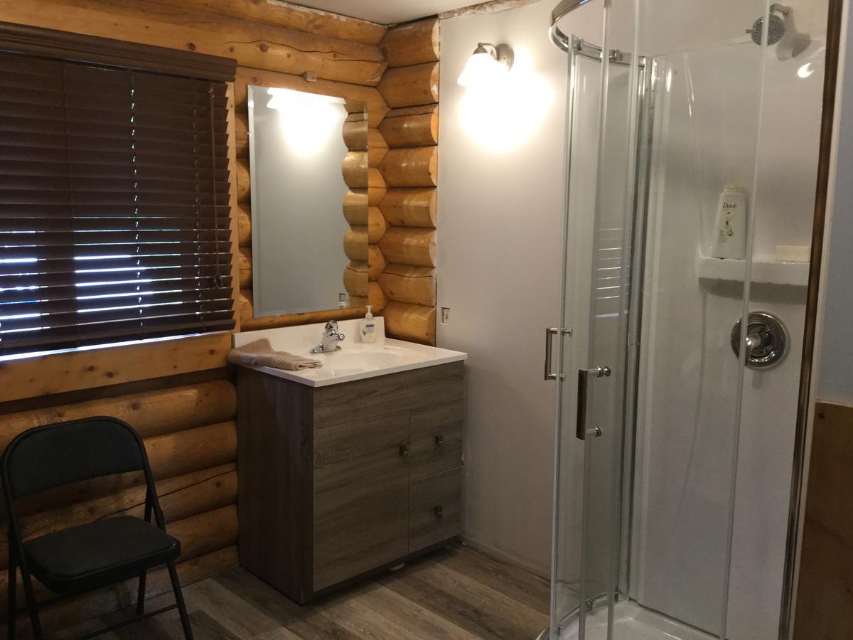 Folding Mountain B & B Fort Nelson Extérieur photo