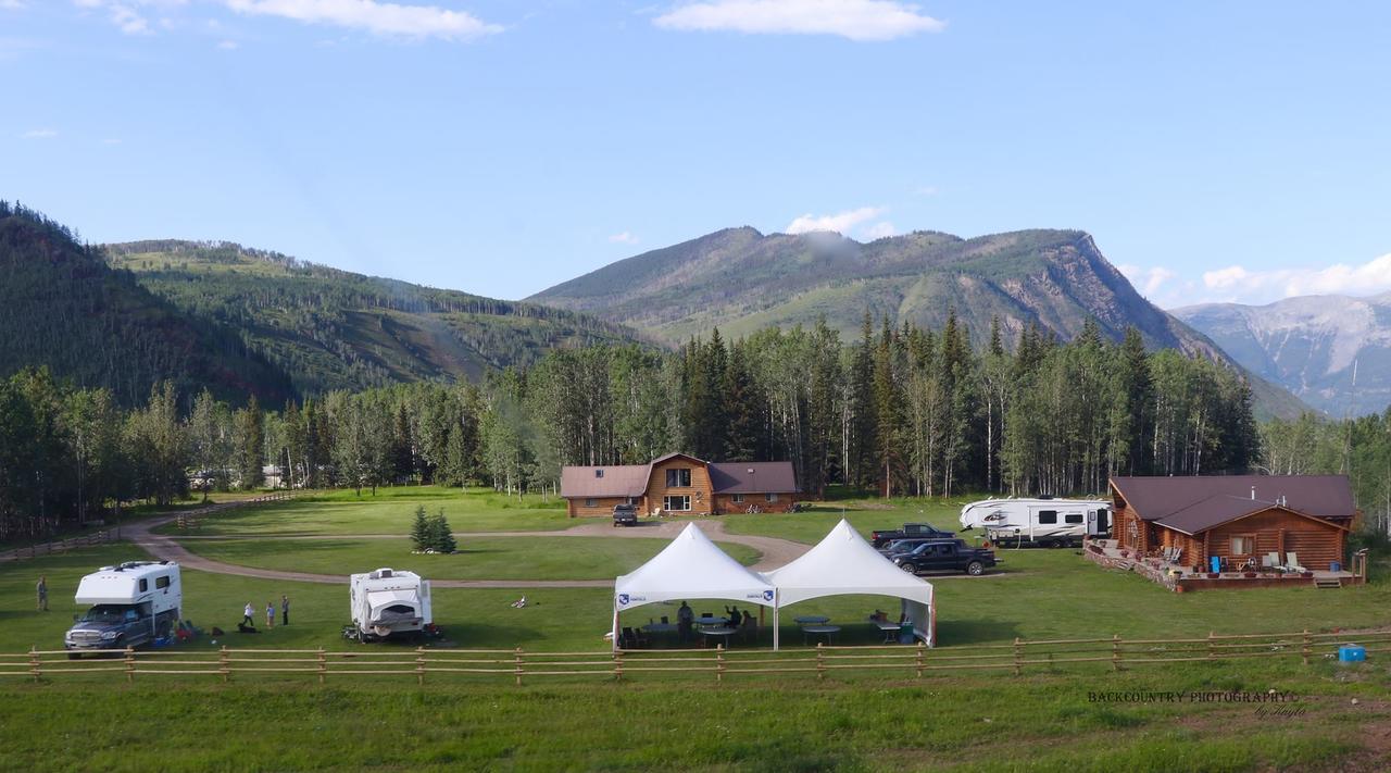 Folding Mountain B & B Fort Nelson Extérieur photo