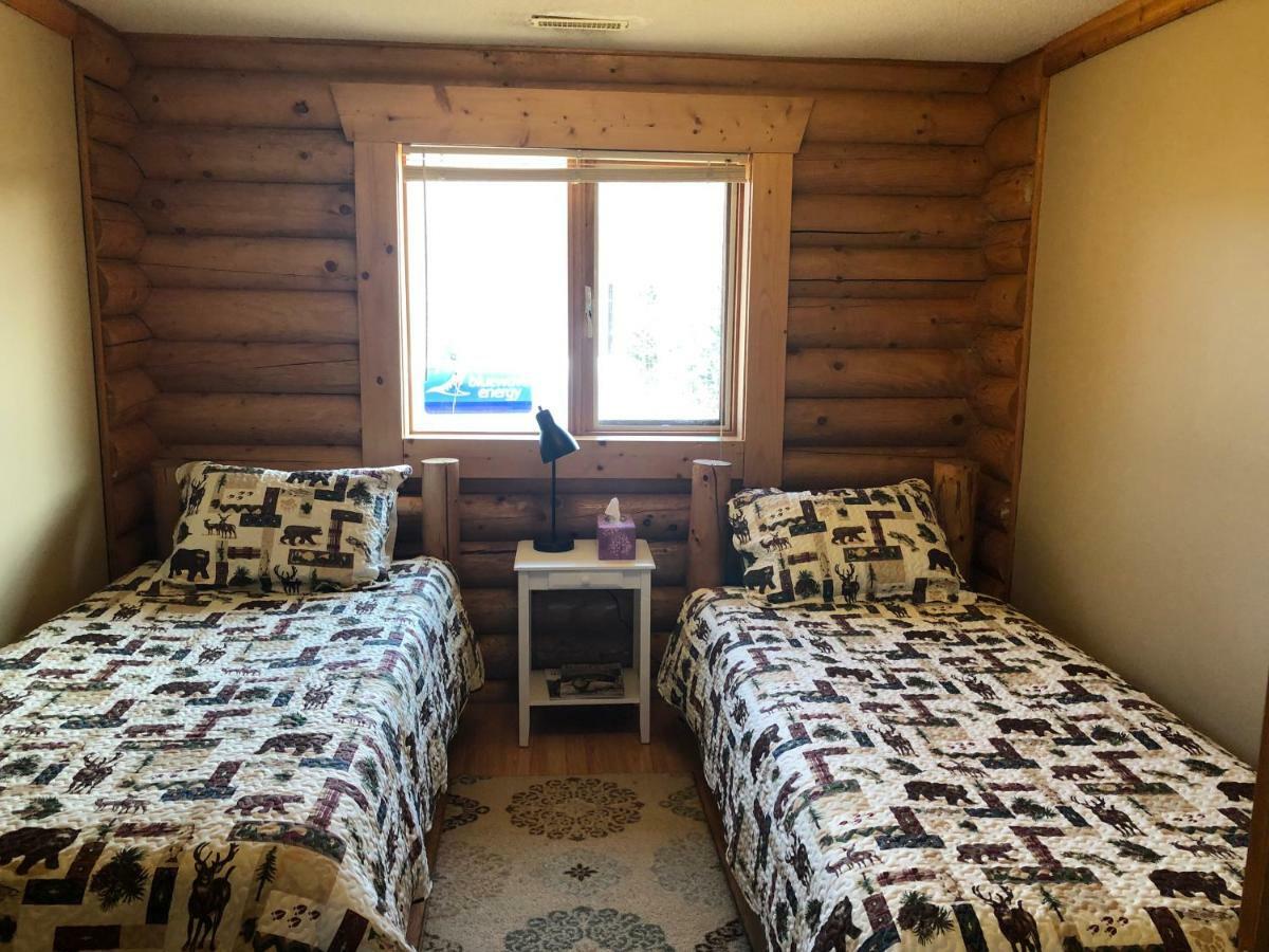 Folding Mountain B & B Fort Nelson Extérieur photo